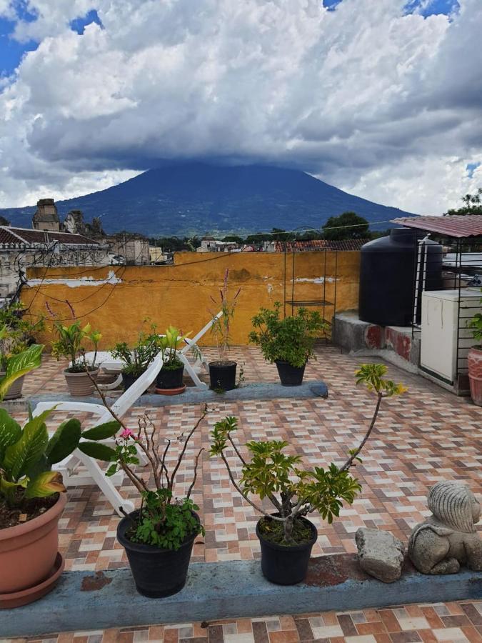 Hotel Acatenango Inn Antigua Екстер'єр фото