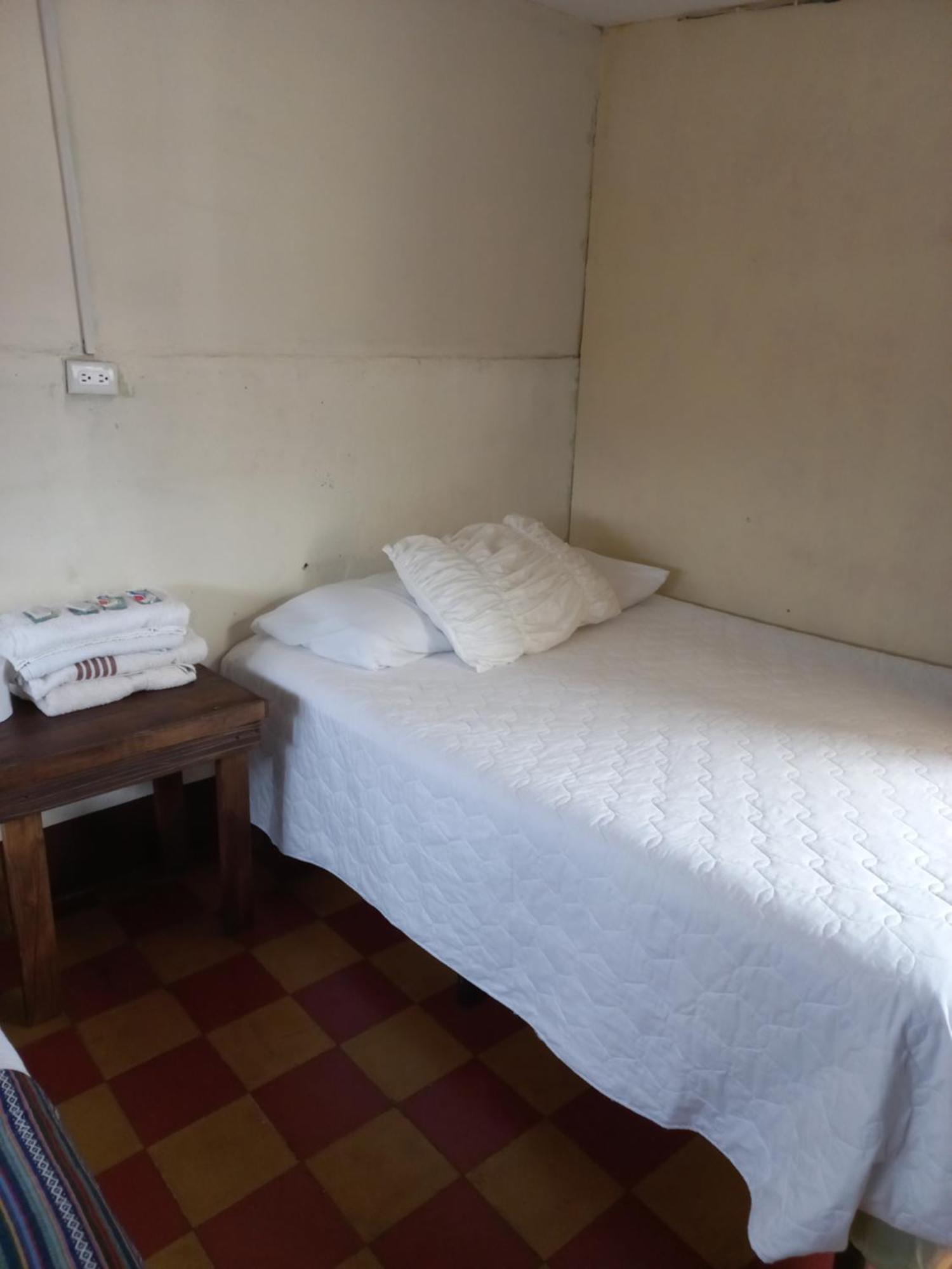 Hotel Acatenango Inn Antigua Екстер'єр фото